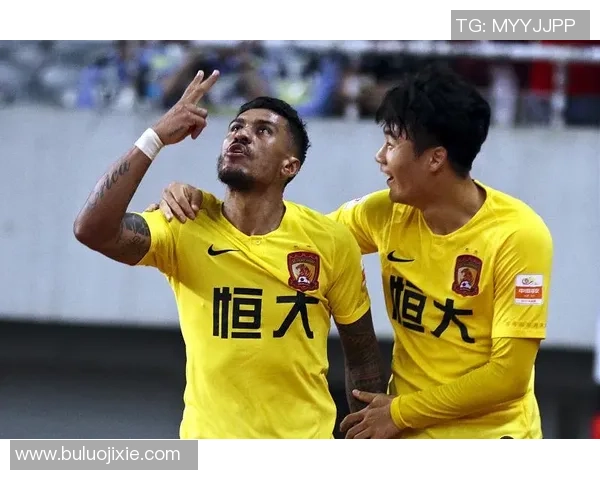 广州恒大淘宝队与山东鲁能的巅峰对决在6月25日激情上演